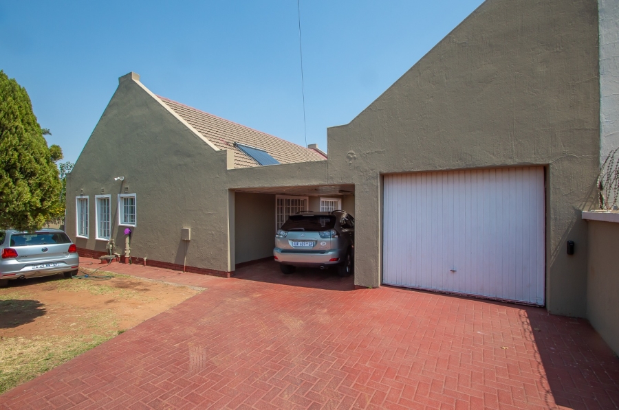 3 Bedroom Property for Sale in Florida Gauteng