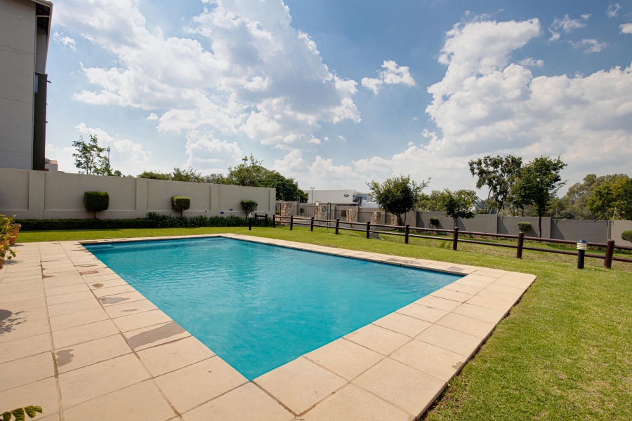 2 Bedroom Property for Sale in Lonehill Gauteng