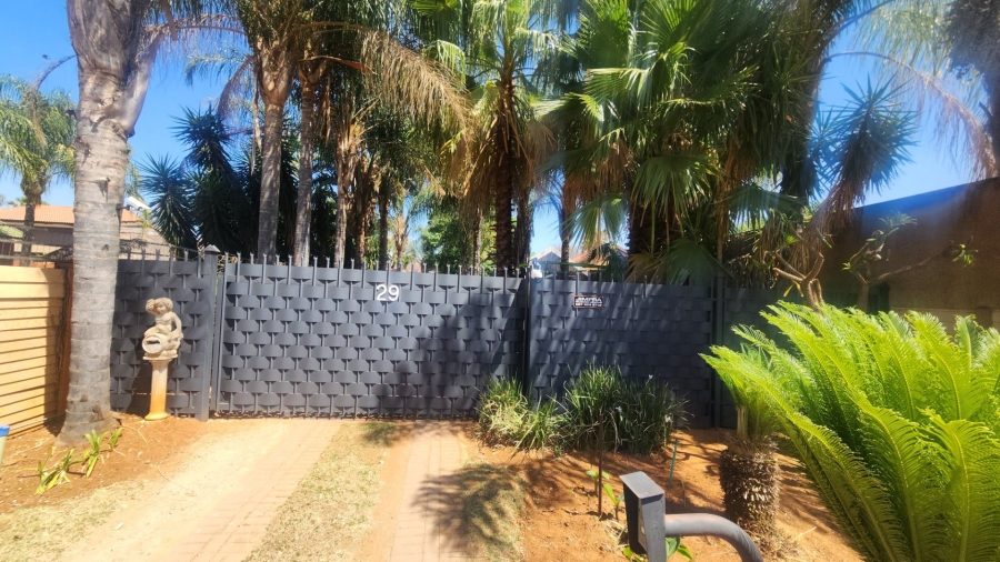 3 Bedroom Property for Sale in Montana Tuine Gauteng