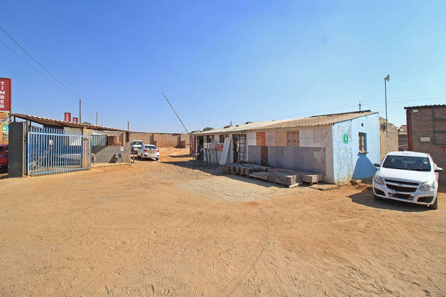 To Let commercial Property for Rent in Tshepisong Gauteng