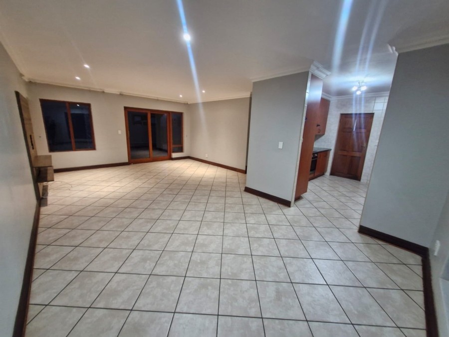 3 Bedroom Property for Sale in Kenleaf Gauteng