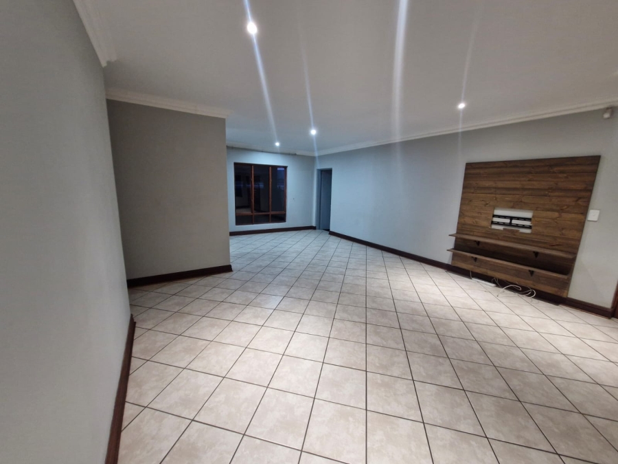 3 Bedroom Property for Sale in Kenleaf Gauteng