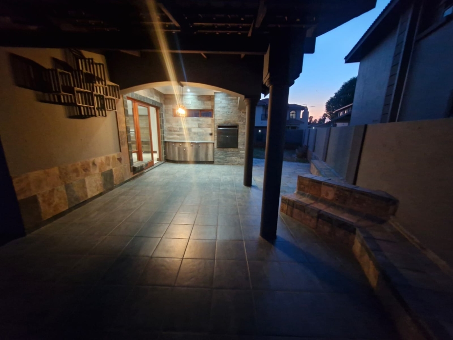 3 Bedroom Property for Sale in Kenleaf Gauteng