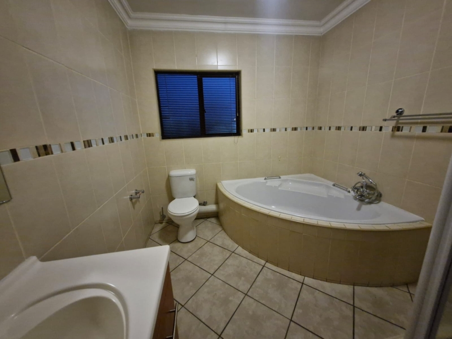 3 Bedroom Property for Sale in Kenleaf Gauteng