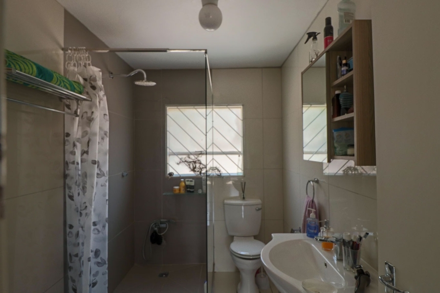 To Let 2 Bedroom Property for Rent in Bryanston Gauteng