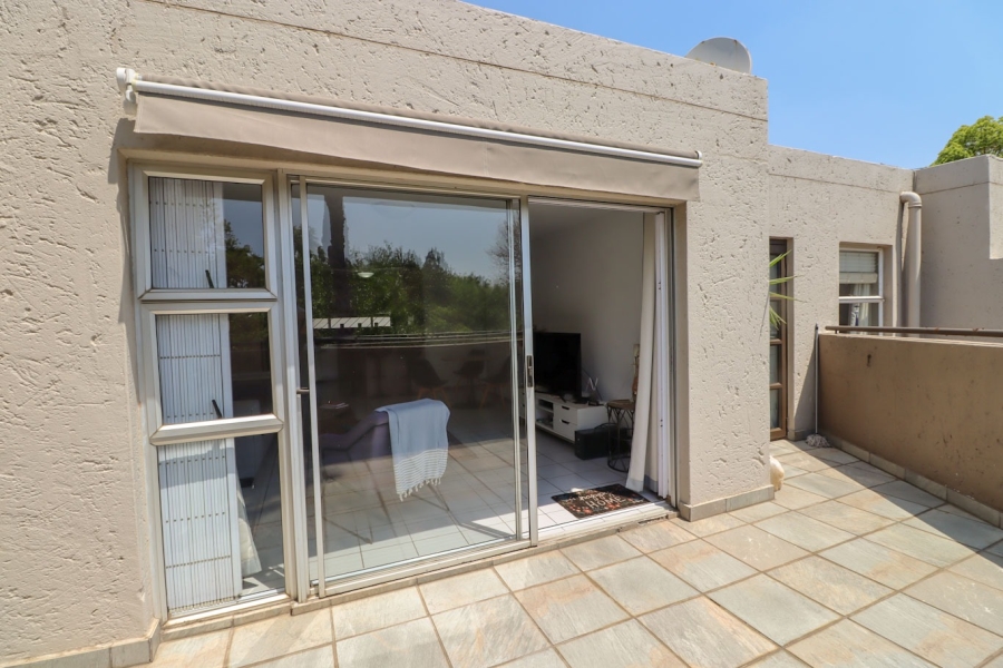 To Let 2 Bedroom Property for Rent in Bryanston Gauteng