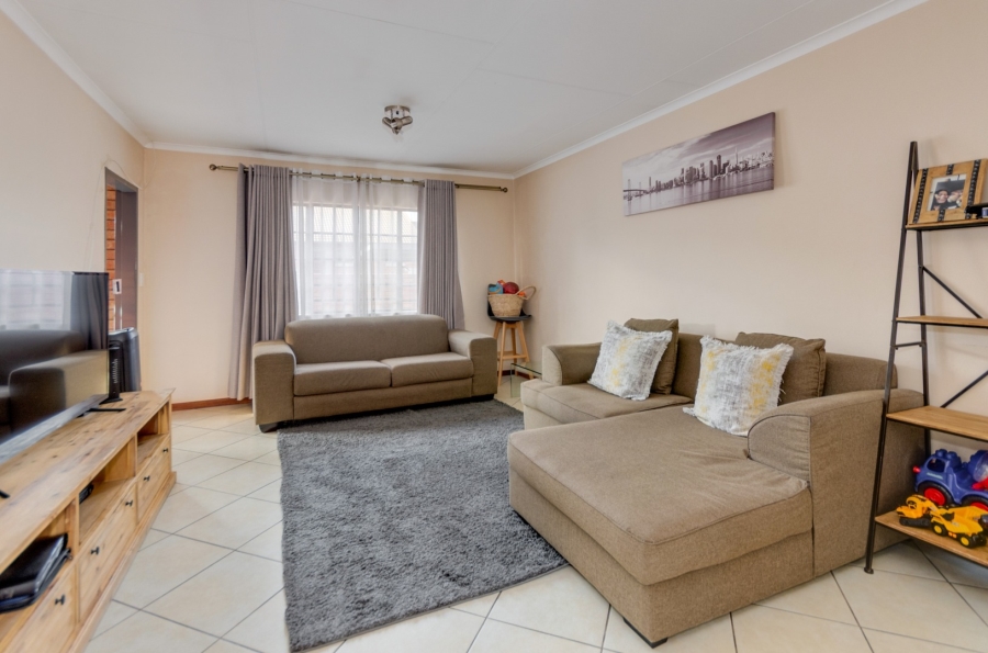 3 Bedroom Property for Sale in Noordwyk Gauteng