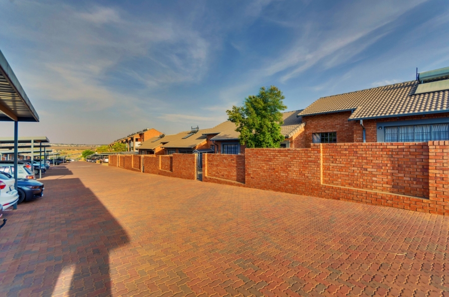 3 Bedroom Property for Sale in Noordwyk Gauteng