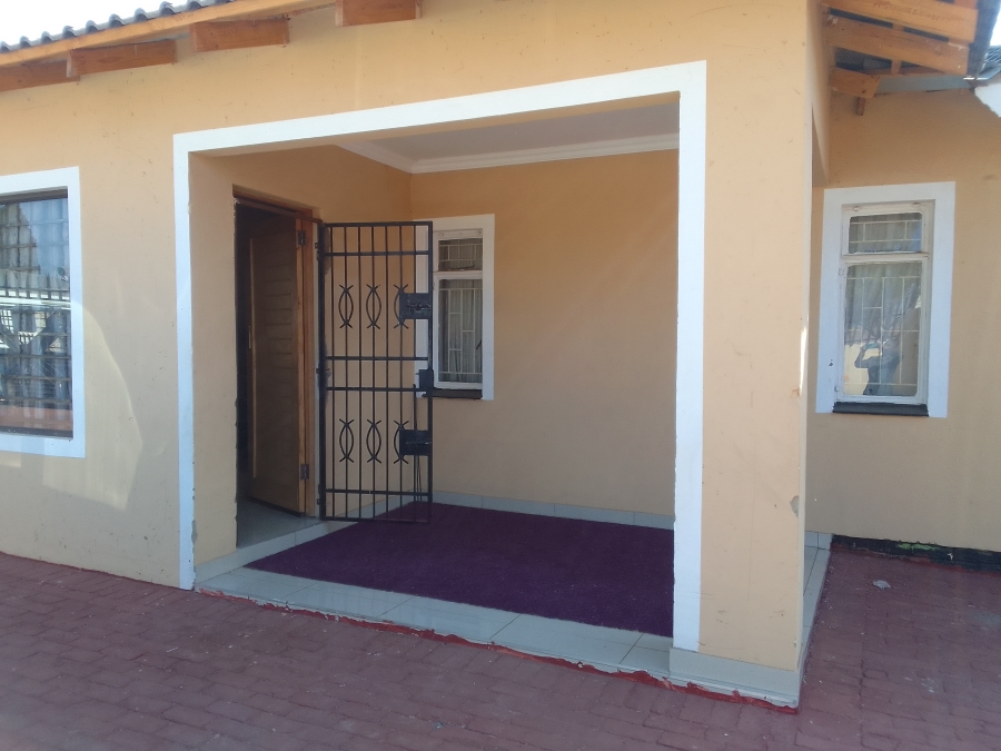 3 Bedroom Property for Sale in Lenasia Ext 10 Gauteng