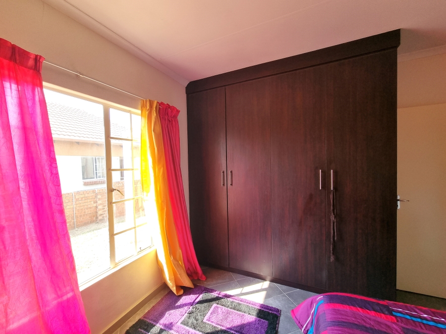 2 Bedroom Property for Sale in The Reeds Gauteng