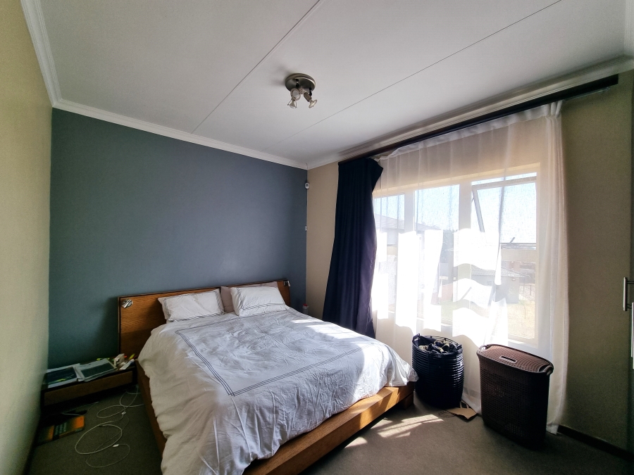 2 Bedroom Property for Sale in Noordwyk Gauteng