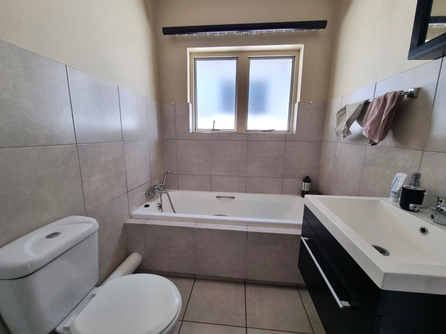 2 Bedroom Property for Sale in Noordwyk Gauteng