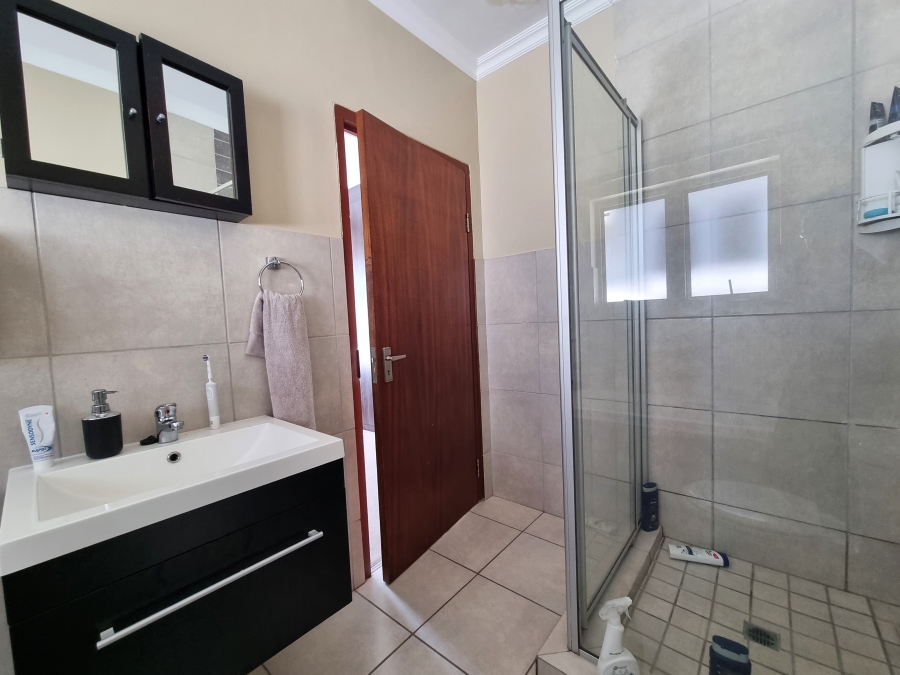 2 Bedroom Property for Sale in Noordwyk Gauteng