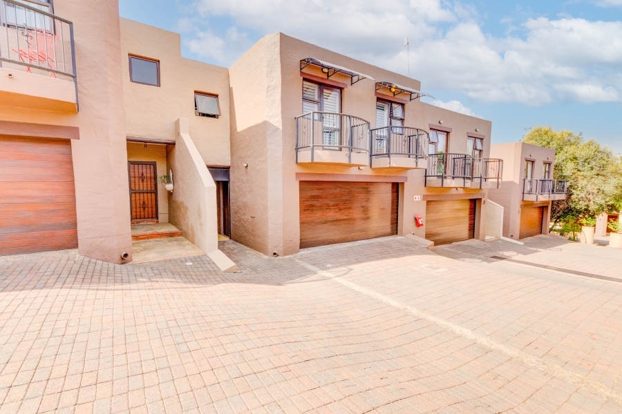 3 Bedroom Property for Sale in North Riding Gauteng