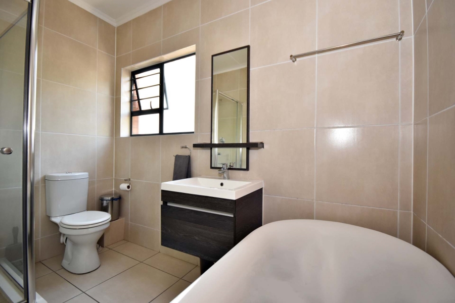 3 Bedroom Property for Sale in Olivedale Gauteng