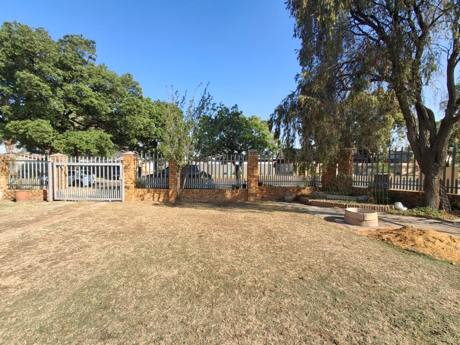 7 Bedroom Property for Sale in Van Dyk Park Gauteng