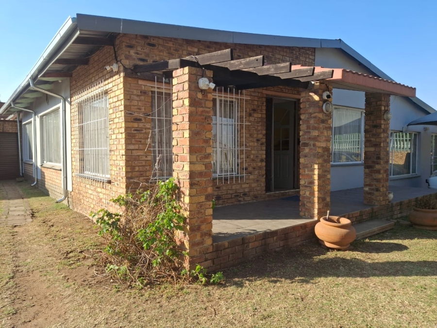 7 Bedroom Property for Sale in Van Dyk Park Gauteng