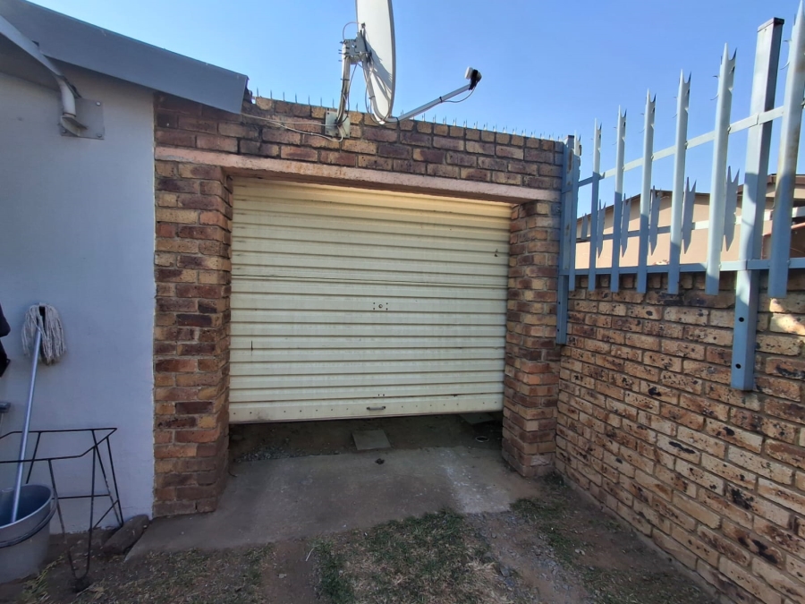 7 Bedroom Property for Sale in Van Dyk Park Gauteng