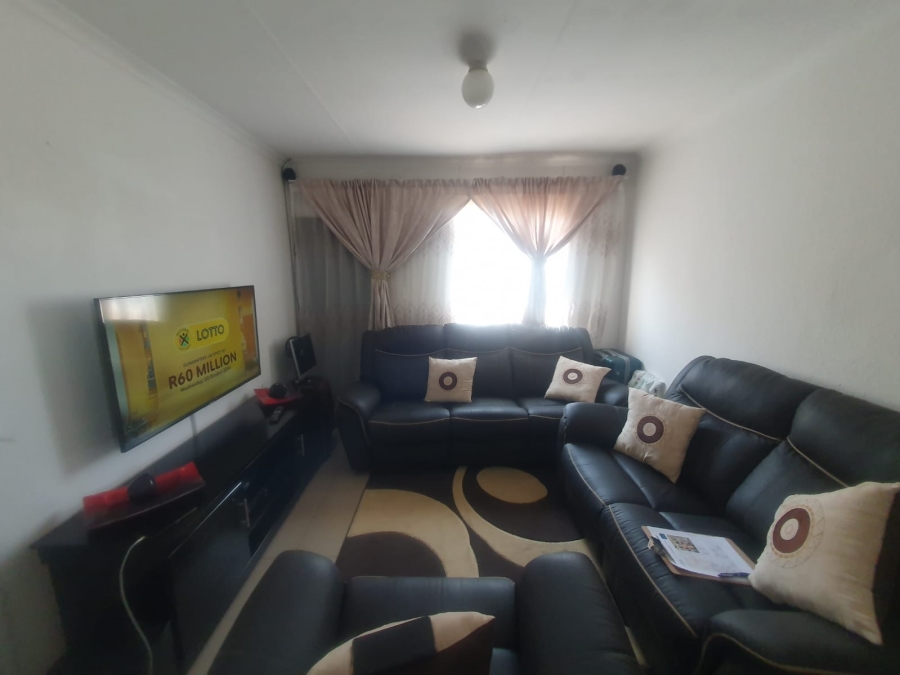 2 Bedroom Property for Sale in Savanna City Gauteng