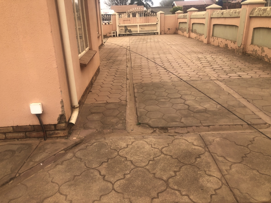 3 Bedroom Property for Sale in Mahube Valley Gauteng