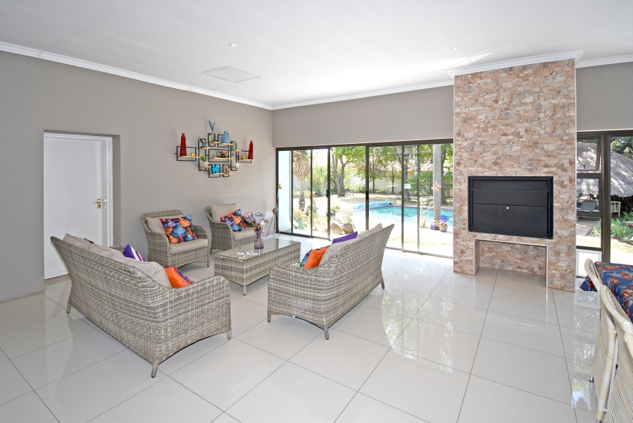 3 Bedroom Property for Sale in Buccleuch Gauteng