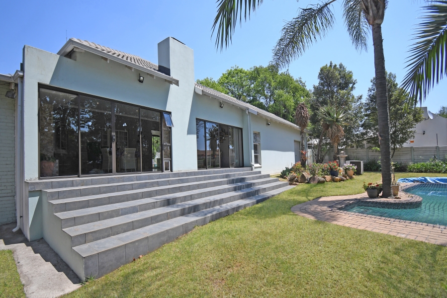 3 Bedroom Property for Sale in Buccleuch Gauteng