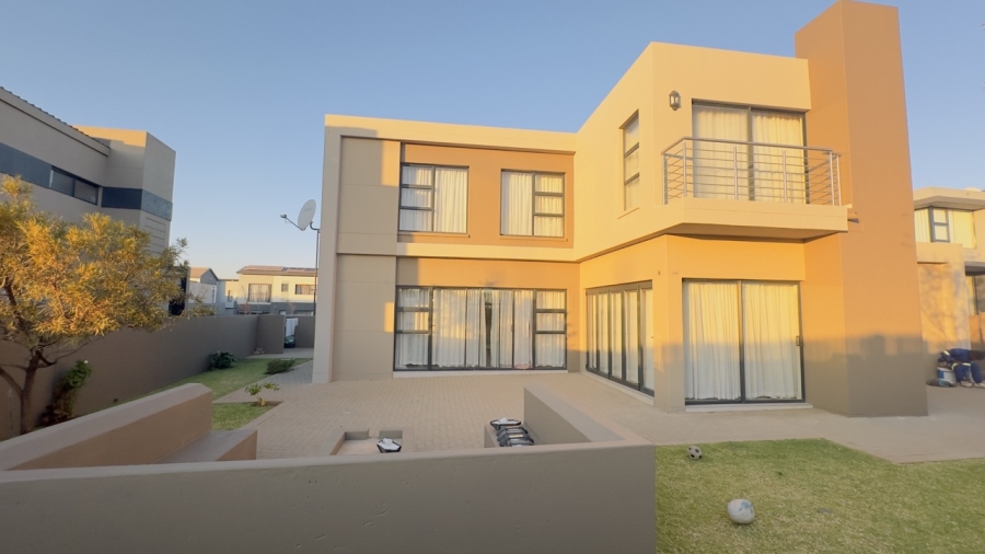 4 Bedroom Property for Sale in Midstream Ridge Gauteng