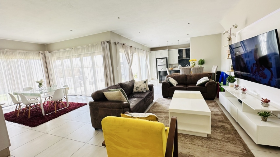 4 Bedroom Property for Sale in Midstream Ridge Gauteng