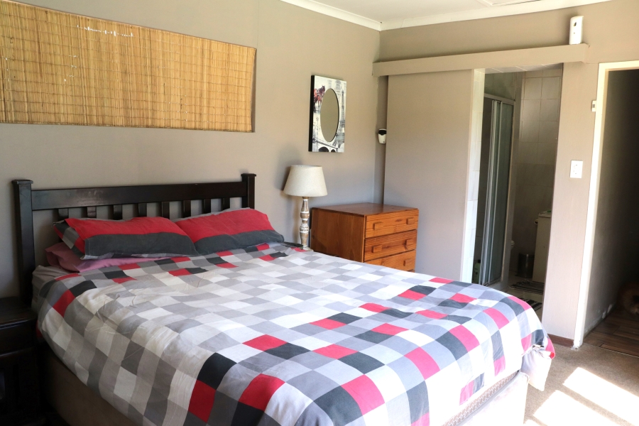 4 Bedroom Property for Sale in Klippoortje Gauteng