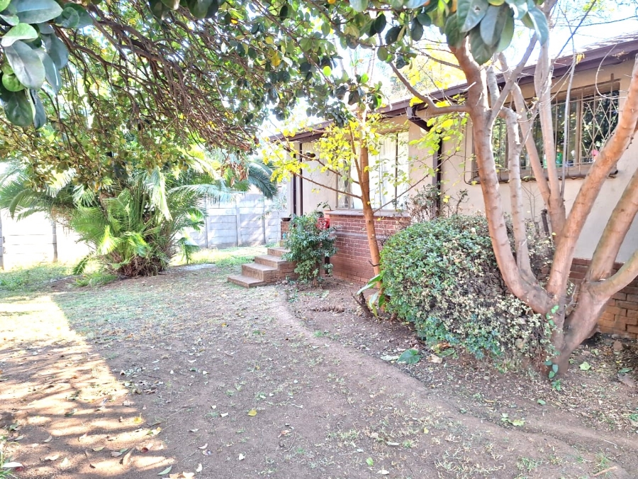 4 Bedroom Property for Sale in Klippoortje Gauteng