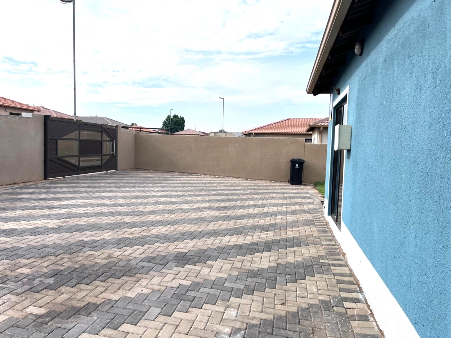 3 Bedroom Property for Sale in Delmore Park Gauteng