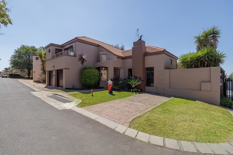 3 Bedroom Property for Sale in Lonehill Gauteng