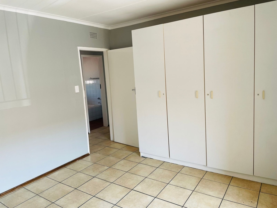 2 Bedroom Property for Sale in Noordheuwel Gauteng