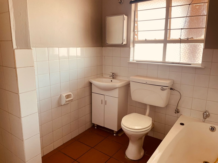 2 Bedroom Property for Sale in Noordheuwel Gauteng