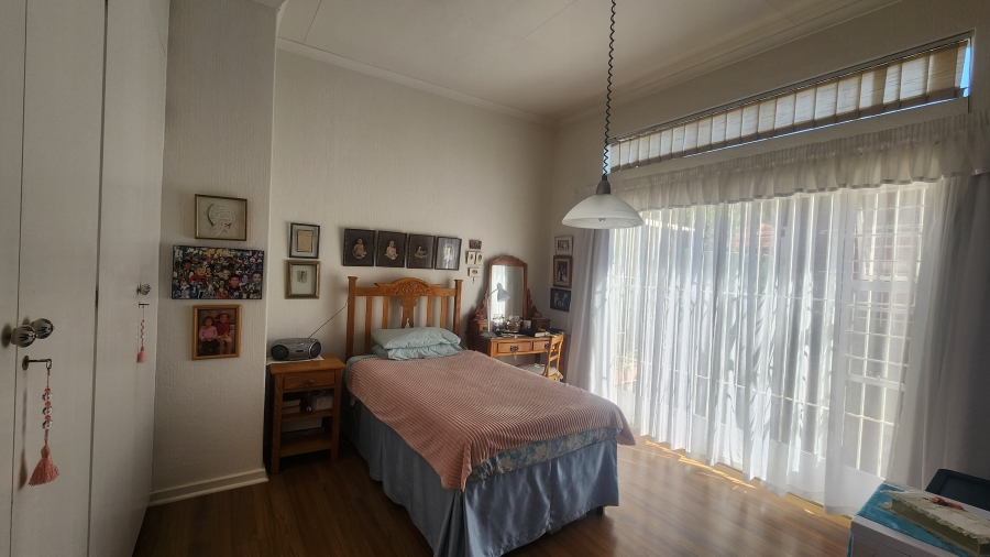 To Let 1 Bedroom Property for Rent in Constantia Kloof Gauteng