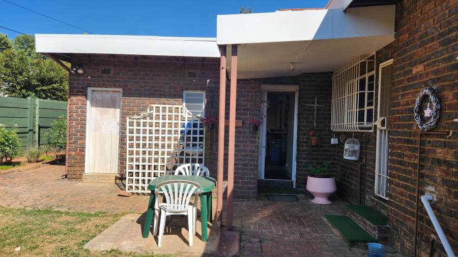 1 Bedroom Property for Sale in Constantia Kloof Gauteng