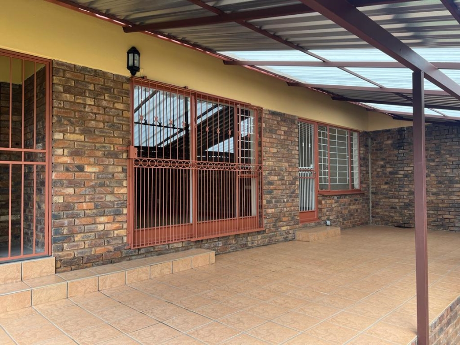 To Let 3 Bedroom Property for Rent in Rooihuiskraal Gauteng