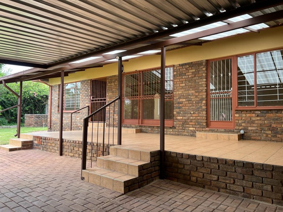 To Let 3 Bedroom Property for Rent in Rooihuiskraal Gauteng