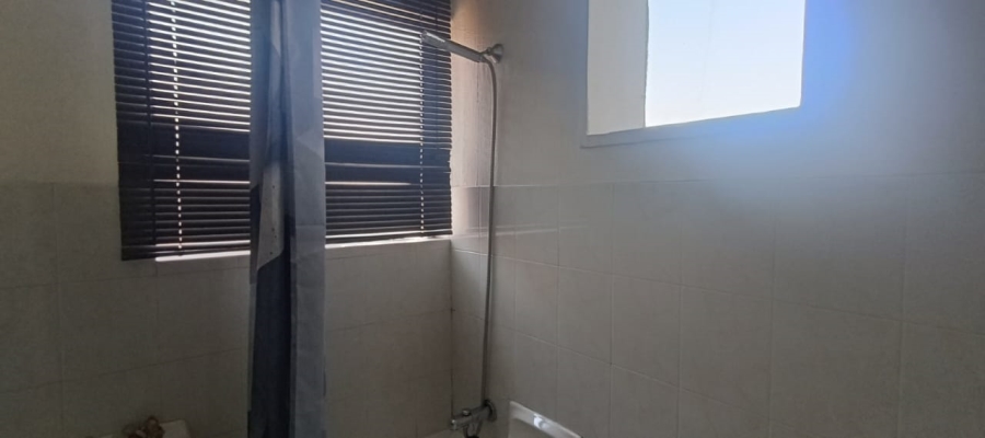 To Let 1 Bedroom Property for Rent in Linden Gauteng