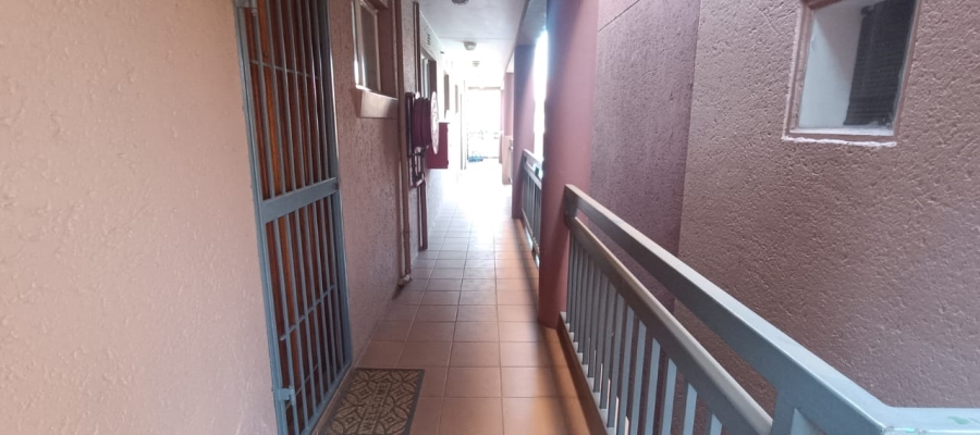 To Let 1 Bedroom Property for Rent in Linden Gauteng