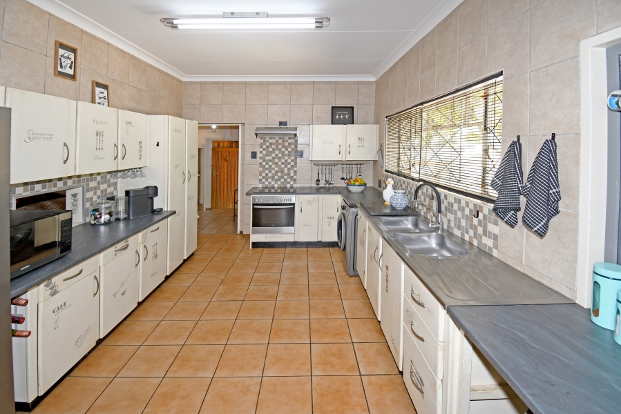 4 Bedroom Property for Sale in Berario Gauteng