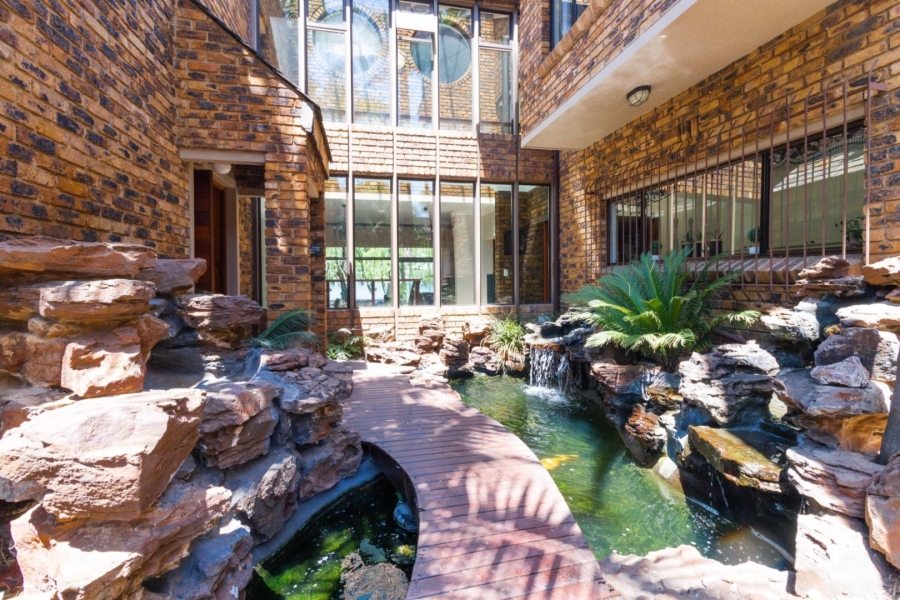 5 Bedroom Property for Sale in Alphen Park Gauteng