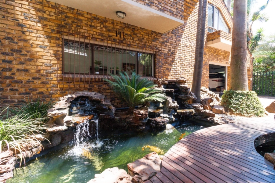 5 Bedroom Property for Sale in Alphen Park Gauteng