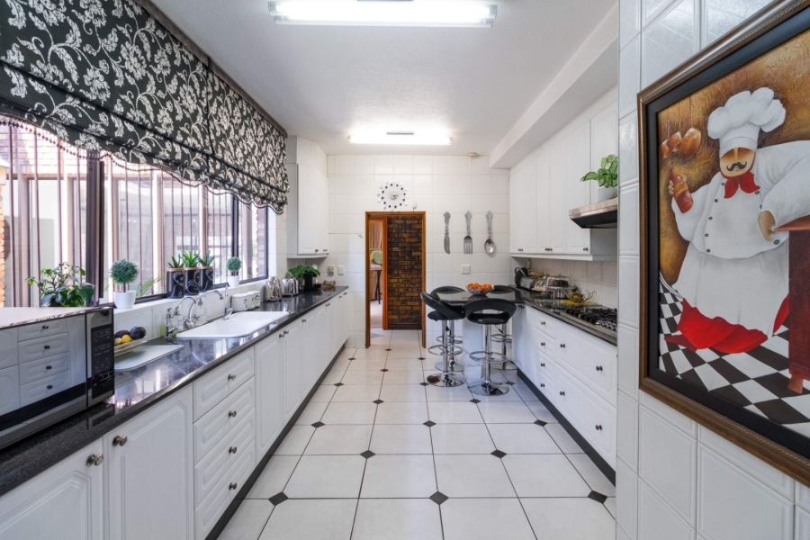 5 Bedroom Property for Sale in Alphen Park Gauteng