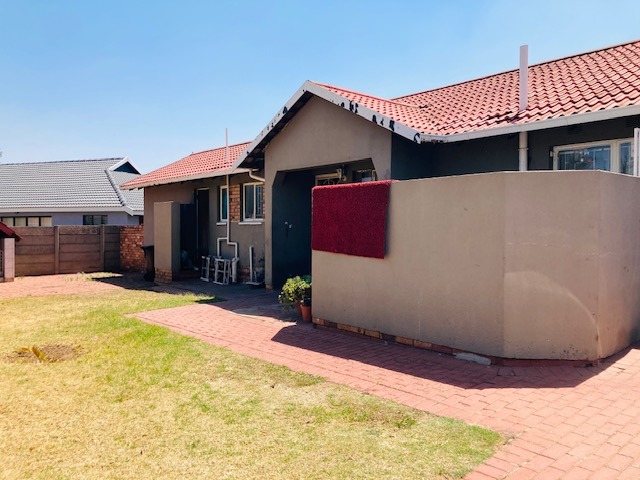 3 Bedroom Property for Sale in Dalpark Gauteng