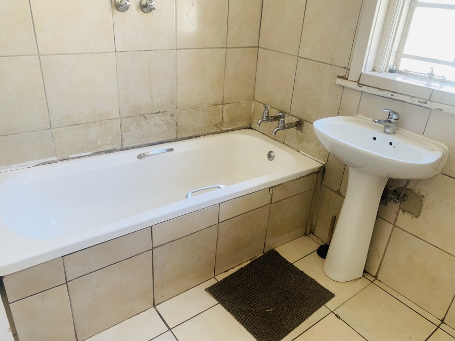 6 Bedroom Property for Sale in Bellevue Gauteng