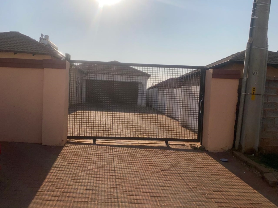 To Let 2 Bedroom Property for Rent in Lehae Gauteng