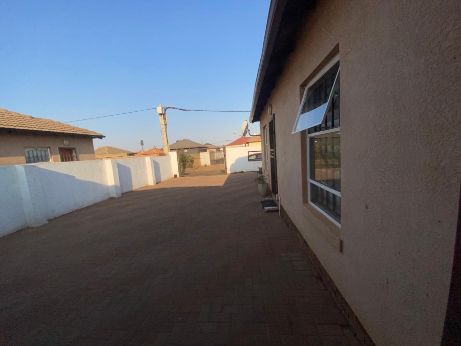 To Let 2 Bedroom Property for Rent in Lehae Gauteng