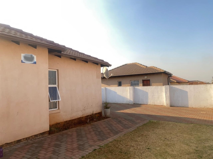 To Let 2 Bedroom Property for Rent in Lehae Gauteng