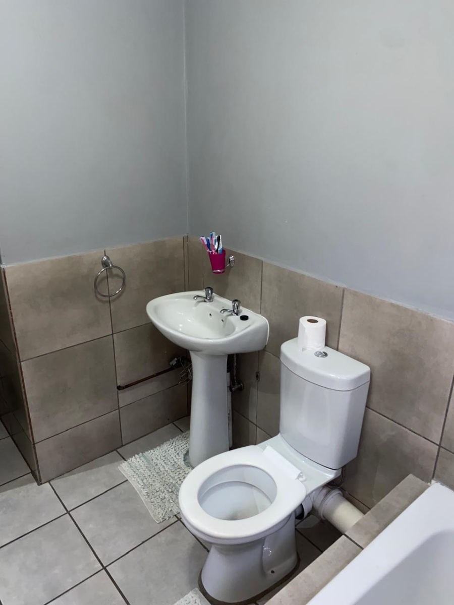 To Let 2 Bedroom Property for Rent in Albertsdal Gauteng